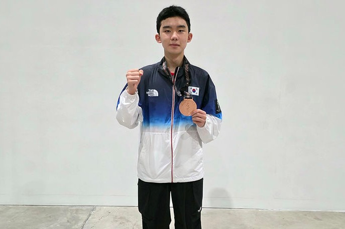 미쳤다! 이제 고작 韓 14살 '중학교 1학년', 중국 형들 상대로 엄청난 퍼포먼스...아시아청소년대회서 동메달 획득