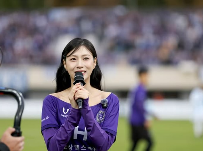 [SPO 현장] "패션 축구팬이라 해도 괜찮다"...'축구 여신' 오하영의 간절한 바람 "많은 분이 K리그에 관심 가져주시길"