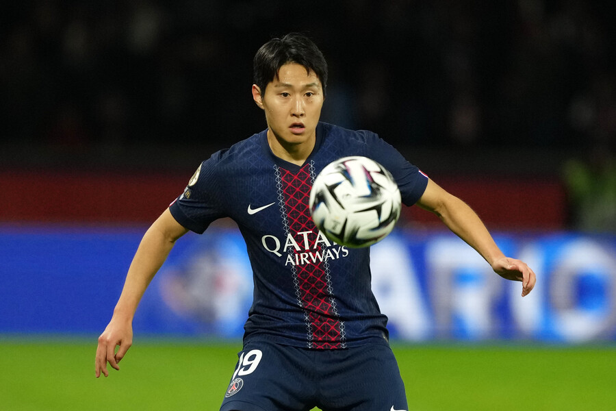 "돌아온 왼발의 시인"…이강인 '빨랫줄 코너킥'으로 PSG 극장승 일조!→후반 조커 투입 '패스 성공률 95%' 활약