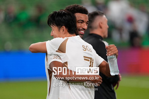 [MLS REVIEW] '손흥민을 아무도 막을 수 없습니다' 1골 1도움 맹활약! LAFC, 오스틴에 4-1 승리→PO 준결승 진출