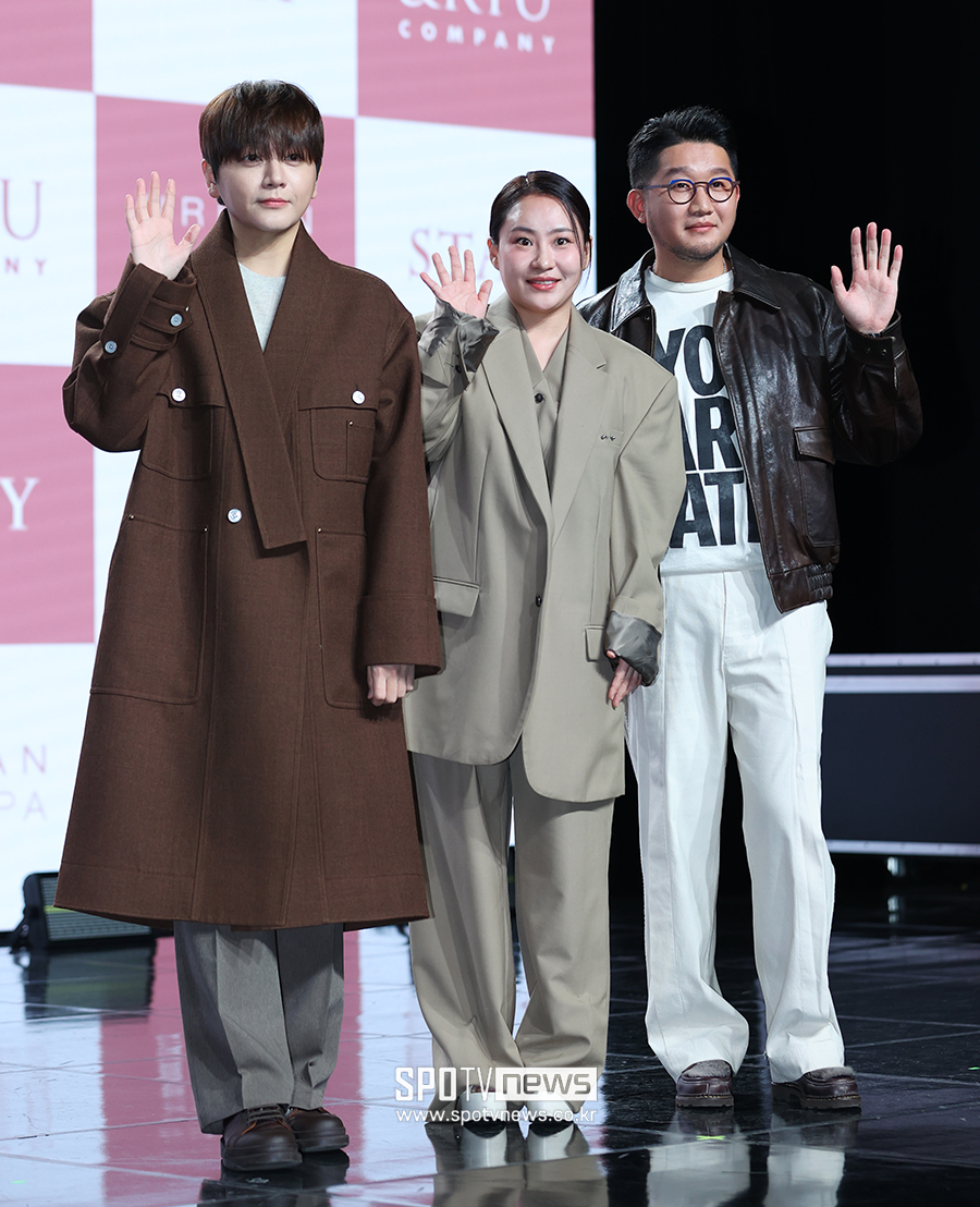"무조건 잘돼야 한다고" 어반자카파, 수지·이도현 업고 가을 음원차트 휩쓸 '스테이'[종합]
