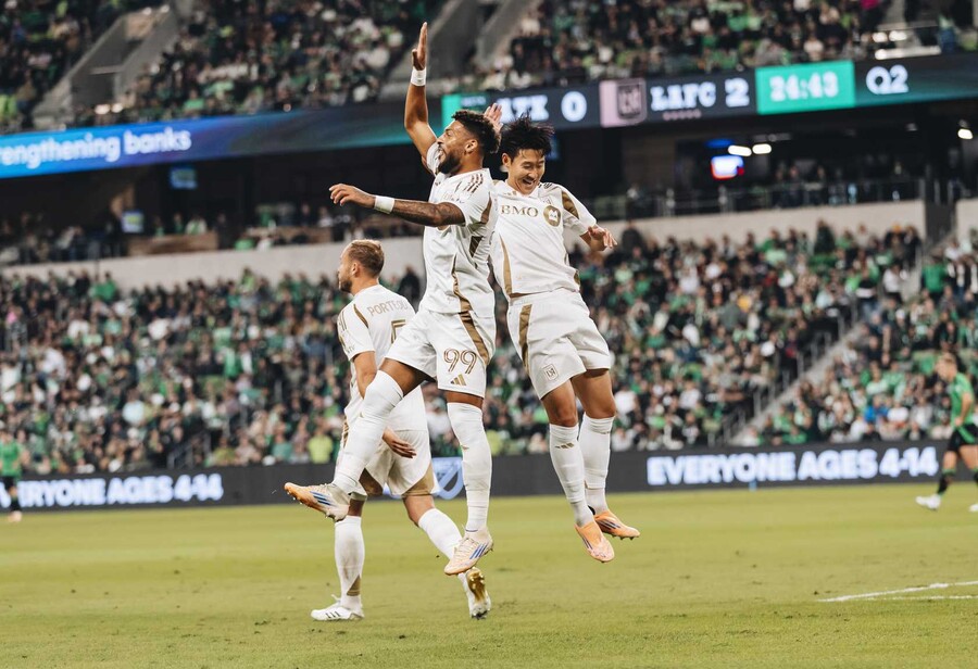 ▲ 축구 통계 매체 '풋몹'은 손흥민에게 평점 8.6점을 부여했다. 양 팀을 통틀어 두 번째로 높은 점수였다. 최고 평점은 멀티골을 기록한 부앙가(9.3점)에게 돌아갔지만, 손흥민의 영향력은 결코 뒤지지 않았다. 팀의 모든 공격 전개가 손흥민을 중심으로 이뤄졌고, 오스틴 수비는 그를 막기 위해 끊임없이 라인을 무너뜨릴 수밖에 없었다. ⓒ  LAFC
