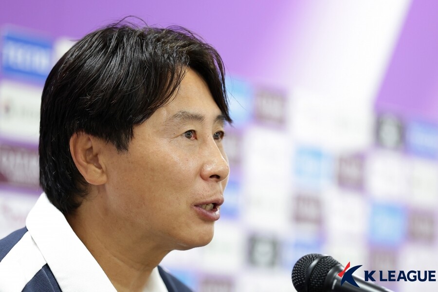 [SPO 현장] 김기동 감독, 종료 후 서정원 감독과 무슨 대화?..."수비 단단하더라" 한탄에 "이것밖에 할 게 없어!"