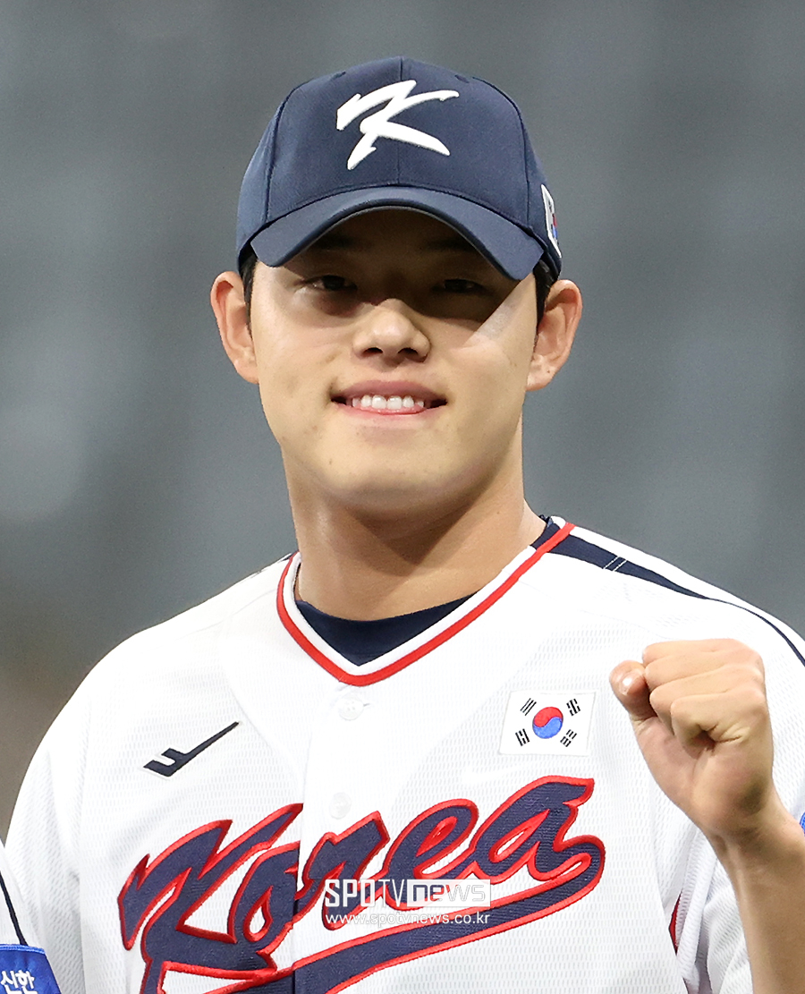 문동주 직접 답했다 "불편함일 뿐 어깨 문제없어"…WBC 각오는 "강팀 일본 상대해 보고파"