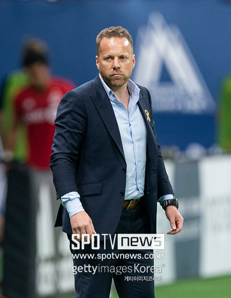 '흥민아 나랑 같이 트로피 들자!' 美 공신력 최상 언론 확인..."현 LAFC 수석코치, 새 사령탑 유력 후보"