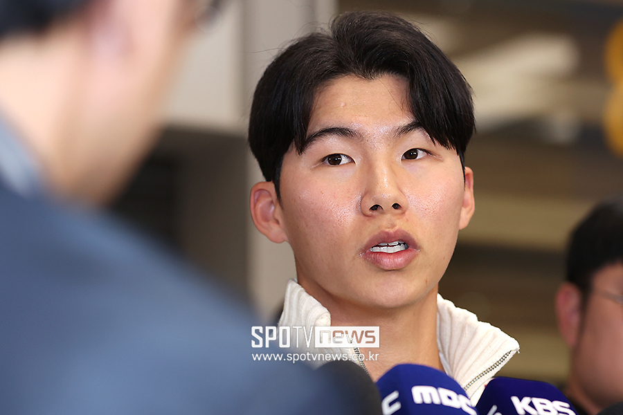 "내년은 1년 내내 메이저리그에서!" 김혜성 귀국하자마자 밝힌 일정 "열심히 운동하려고요" (일문일답)