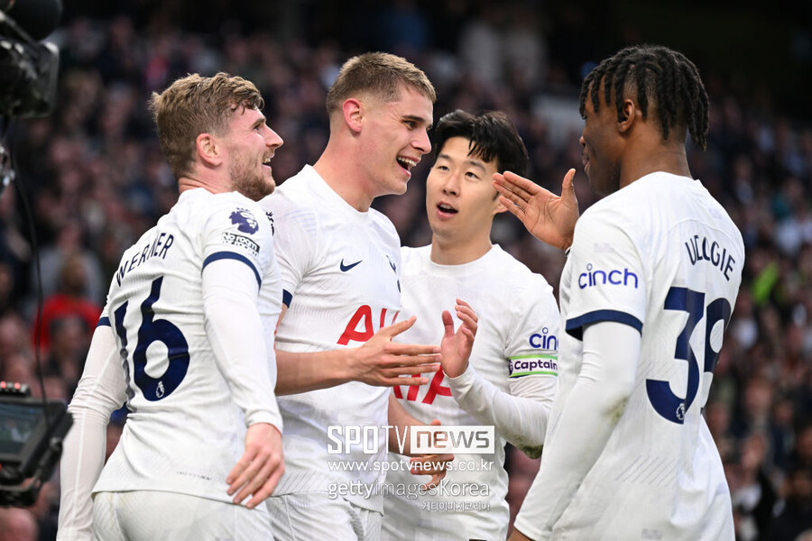 韓 축구 최대 배신! 토트넘, 손흥민에게도 주지 않았던 대박 주급 → 푸스카스상 빙의골 수비수에 안긴다 '일주일에 3억 8천만원'