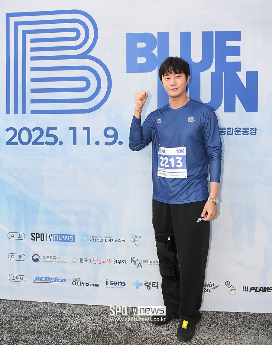 [포토S] 한은성, '블루런 파이팅!'