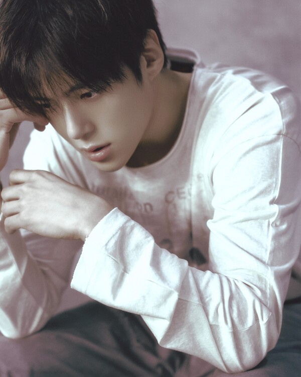 ▲ 몬스타엑스 '베이비 블루' 민혁 콘셉트 사진. 출처|몬스타엑스 공식 SNS
