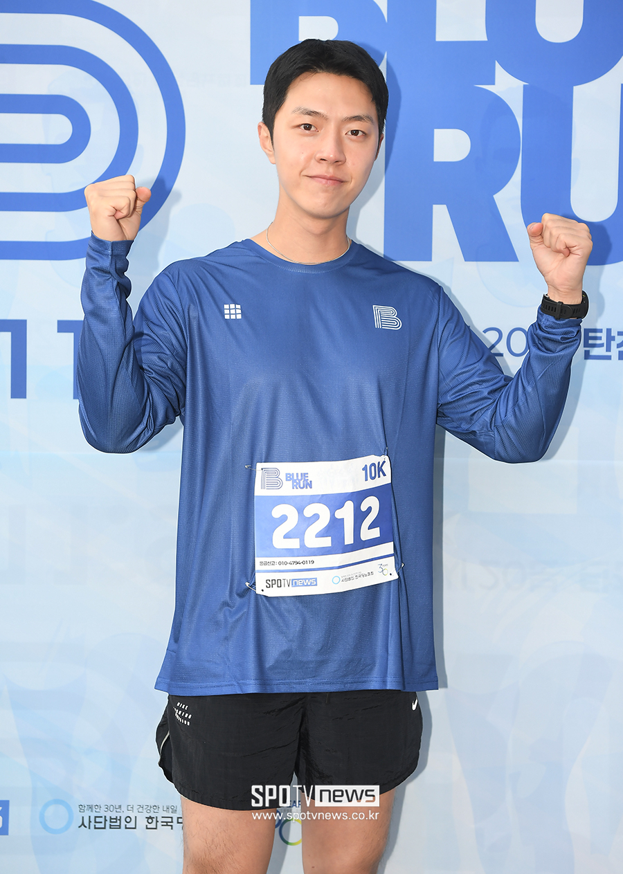 [포토S] 블루런 마라톤 참가한 강준규, '열심히 달려볼게요!'