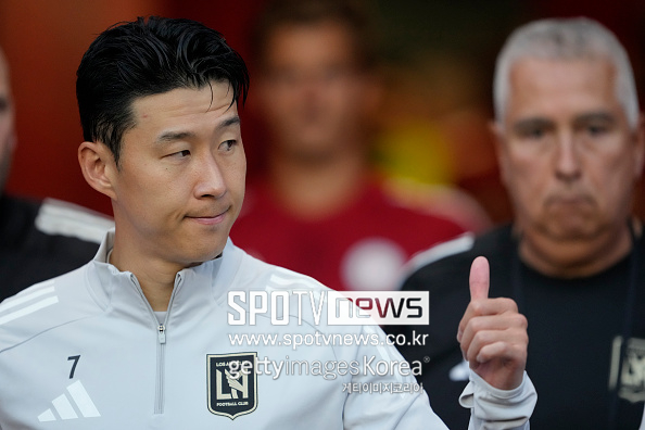 [단독] 손흥민, LAFC B팀까지 관심→유망주 직접 찾아가 조언…“체육관에서 늘 마지막으로 나가는 사람, 존경 할 수 밖에 없다”
