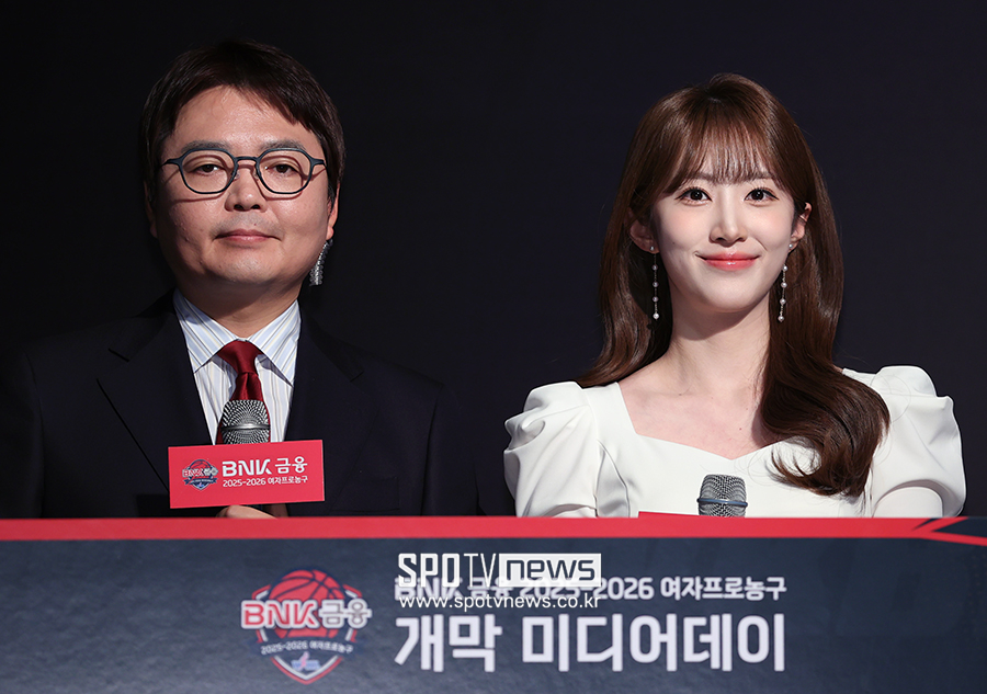 [포토S] 김기웅-최서임 아나운서, '여자프로농구 미디어데이 시작합니다'