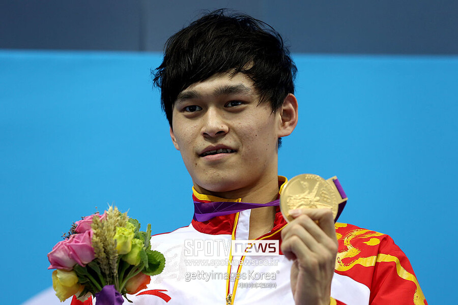 "소변이 보라색" 쑨양, 34살에 결승행 기적!…"中 수영계 영원한 스타" 중국 열광→자유형 400m 금메달 놓고 판잔러와 정면승부