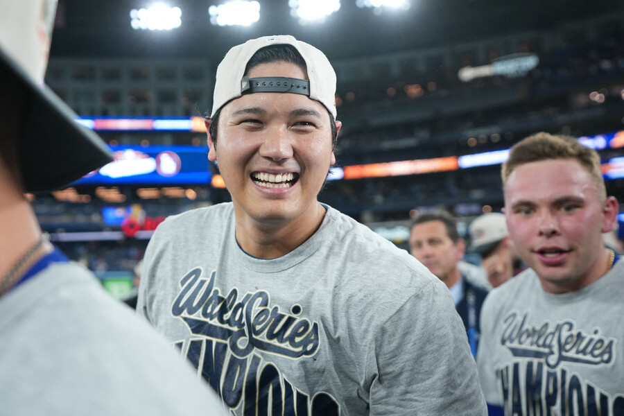 0표 또 0표, 굴욕의 'WS 우승팀' 다저스…믿을 건 오타니 'NL MVP' 수상뿐 "압도적이잖아"