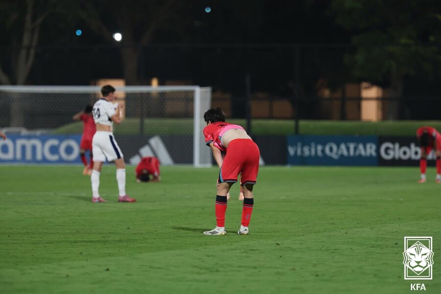 한국, 월드컵 탈락 0-2 완패…16강 진출 실패 ‘죽음의 조’ 뚫었더니→축구종가 잉글랜드 ‘U-17 아쉬운 극악 대진운’ 日 남아공 꺾고 16강 진출