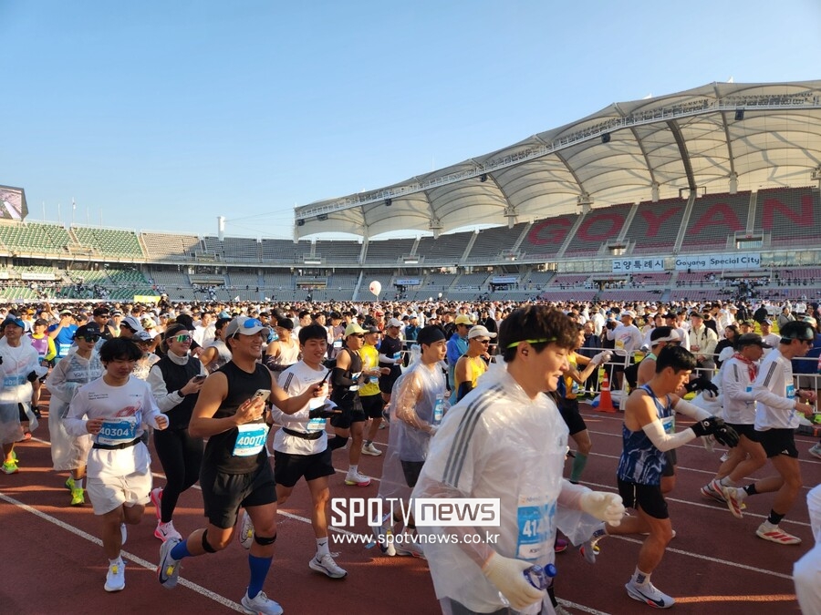 [손기정 마라톤]1만5천 SON의 후예들, '평화'로운 백의민족 물결 '제2자유로' 수놓다