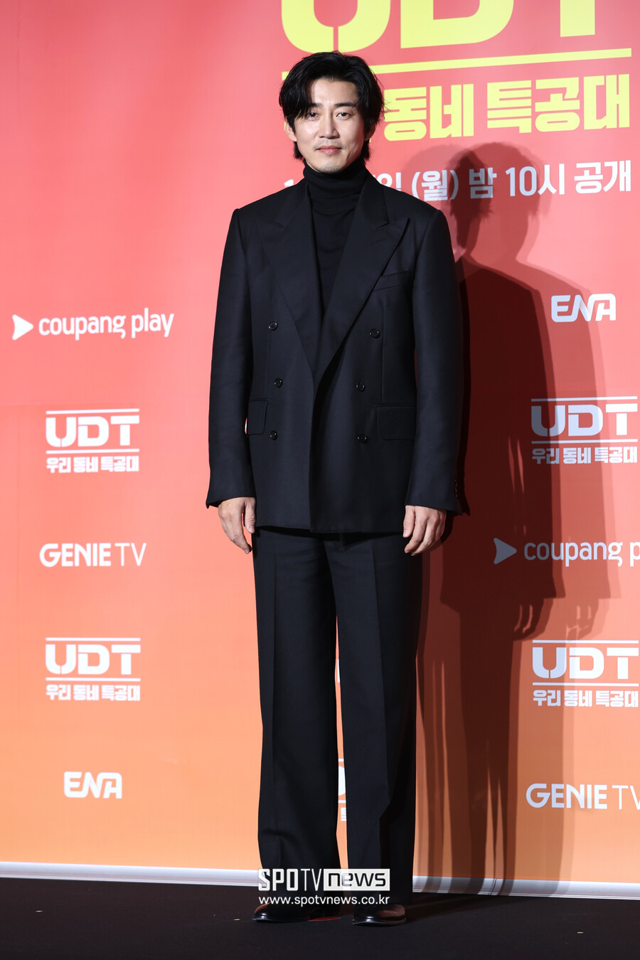 [포토S] 윤계상, '올블랙 슈트가 찰떡'