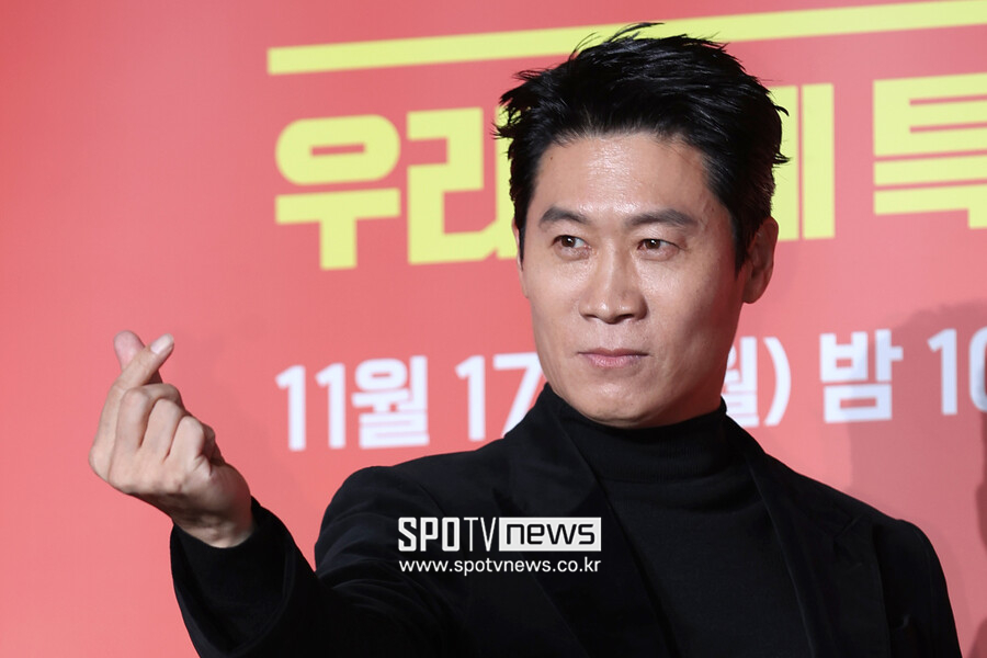[포토S] 진선규, 비범한 하트