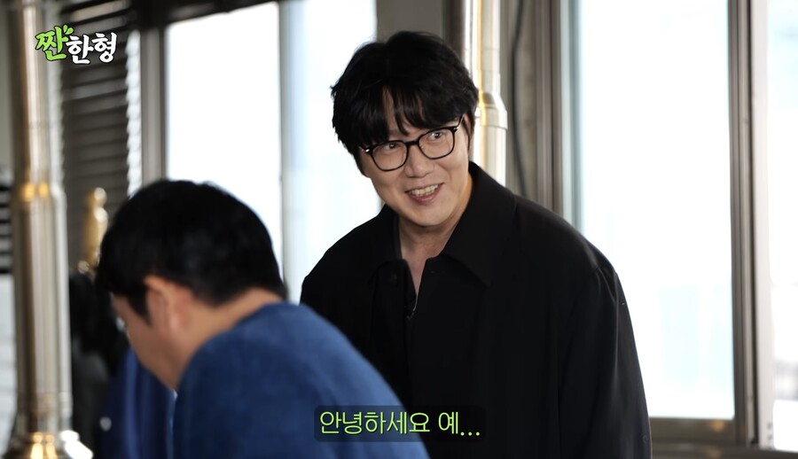 '매니저 사기 피해' 성시경, '절친' 신동엽 만났다…'짠한형' 깜짝 등장