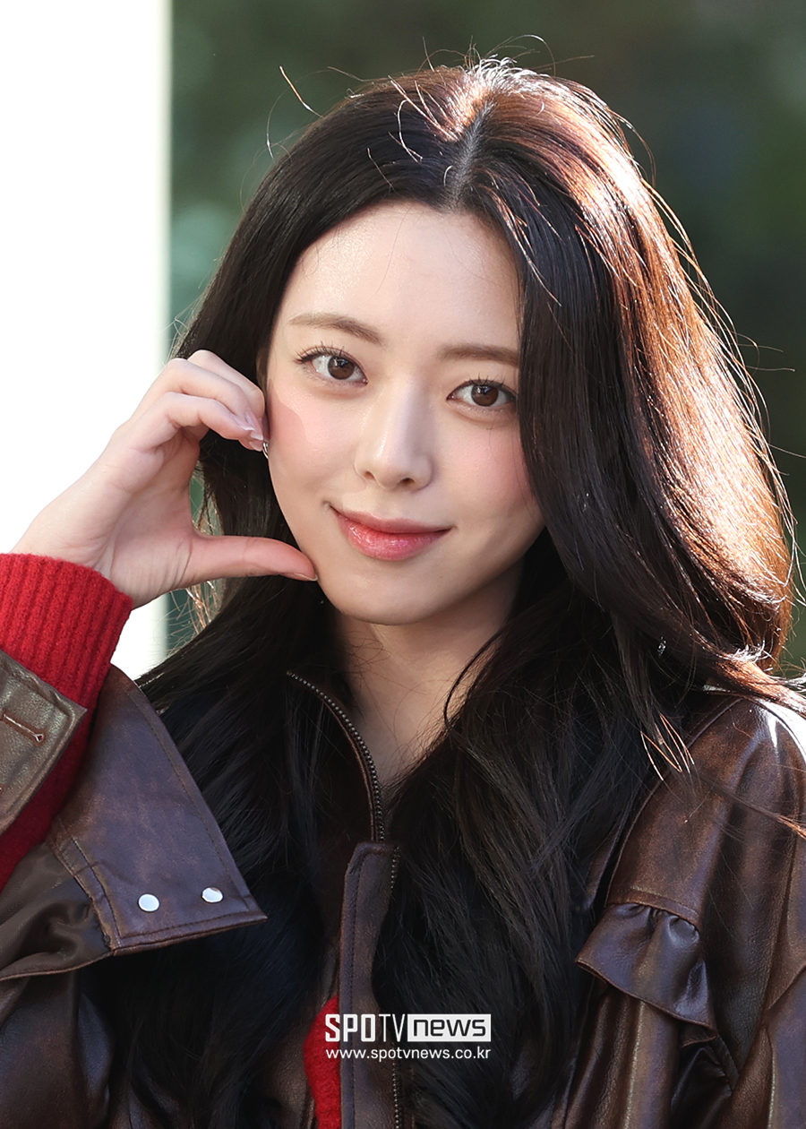 [포토S] 있지 유나, '그렇게 쳐다보면 심쿵'