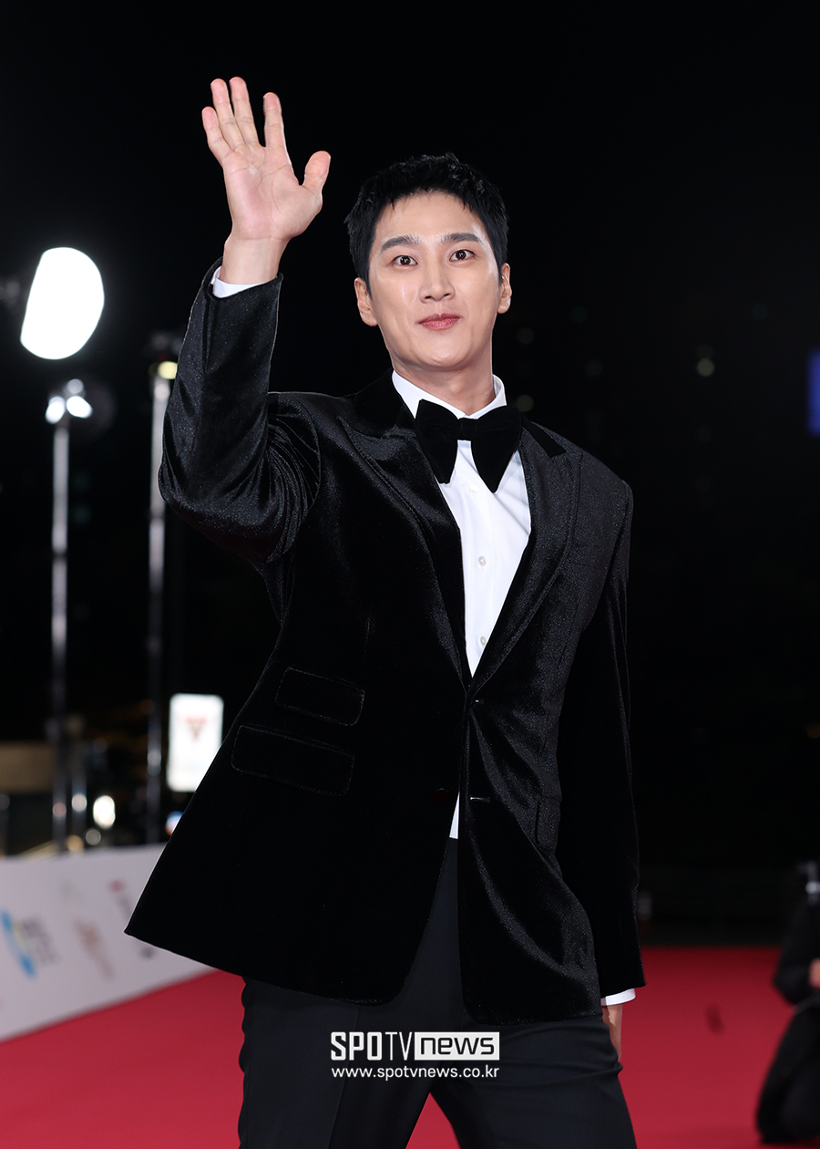 [포토S] 안보현, '턱시도 입고'