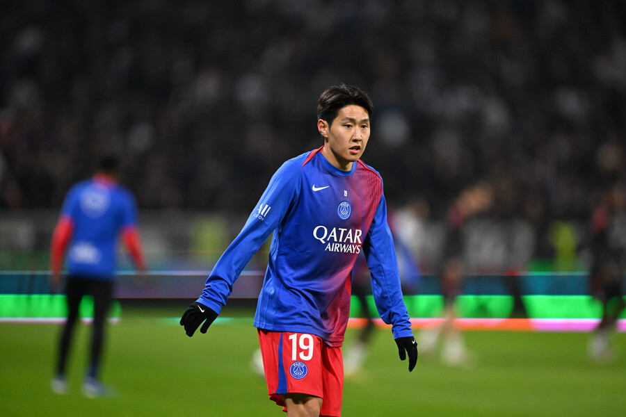 "이강인 축하해" 하루 만에 4번째 쾌거!…발롱도르→골든보이→AFC 이어 아프리카 '최고 별'도 독식 "PSG, 개인상 4관왕 달성"