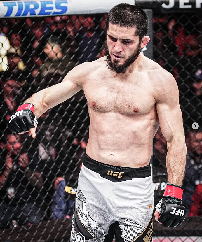 “10년 무패도 소용없다"…마카체프 'GOAT 등극론' 역풍→"토푸리아 검증 받아야" UFC '미완의 제왕' 지적