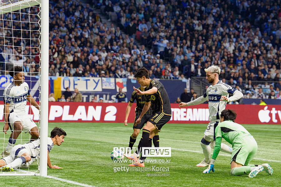 ▲ 손흥민과 LAFC가 MLS 플레이오프 서부지구 4강에서 기적을 쓰고 있다. 손흥민의 2골이 결정적이었다. 
