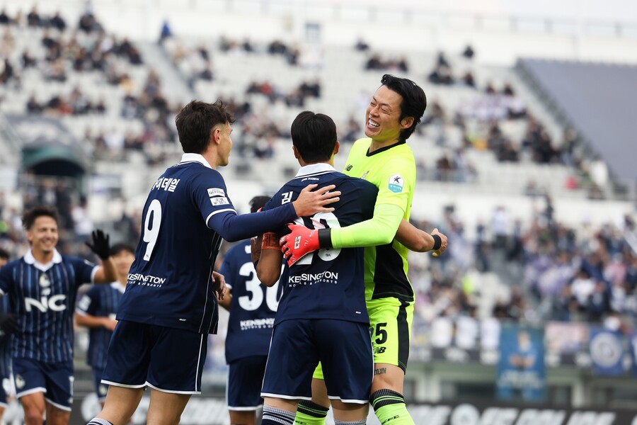 [현장 REVIEW] '골골골골골골' 서울이랜드FC, 안산에 6-0 대승...4위 껑충→5위 성남FC와 격돌 '준PO 유리한 고지'