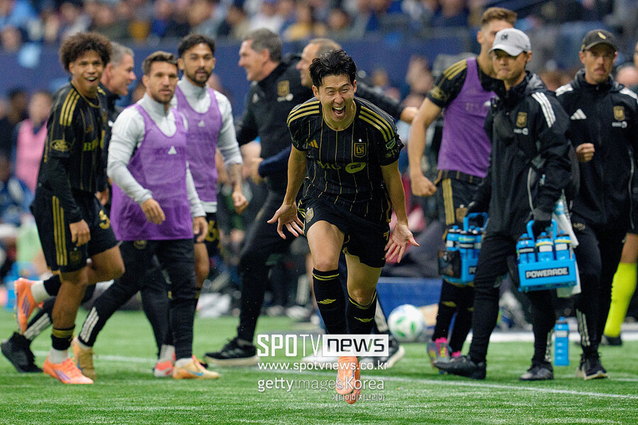 ▲ 손흥민과 LAFC가 MLS 플레이오프 서부지구 4강에서 짐을 쌌다. 토마스 뮐러가 활약 중인 벤쿠버 화이트캡스에 패하면서 손흥민은 리오넬 메시가 이끄는 인터 마이애미와의 최종 결승전 꿈이 좌절됐다. 