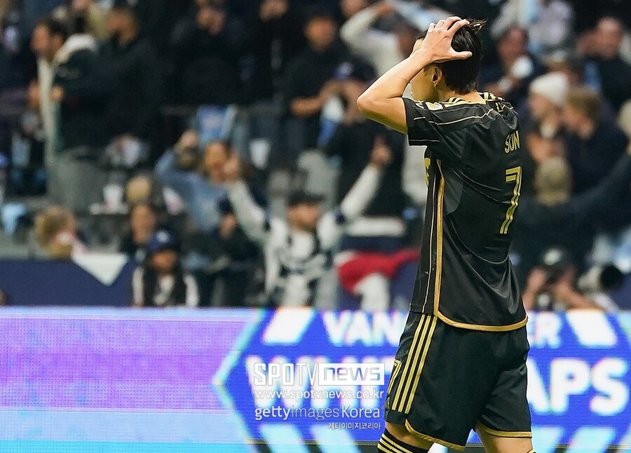 ▲ 손흥민과 LAFC가 MLS 플레이오프 서부지구 4강에서 짐을 쌌다. 토마스 뮐러가 활약 중인 벤쿠버 화이트캡스에 패하면서 손흥민은 리오넬 메시가 이끄는 인터 마이애미와의 최종 결승전 꿈이 좌절됐다.