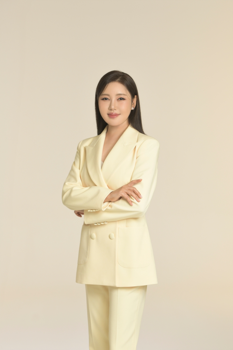 "친정 돌아온 느낌" 송가인, 7년 만에 금의환향…'미스트롯4' 마스터 출격