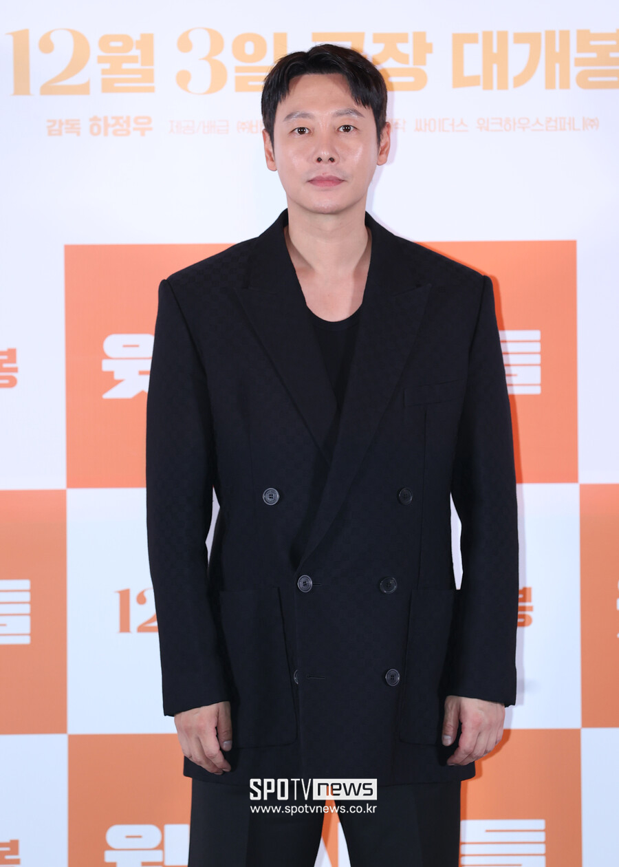 [포토S] 김동욱, 태평양 어깨