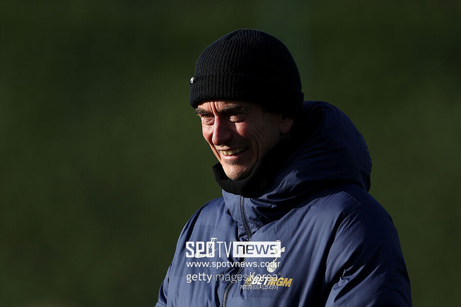 "손흥민 주장 박탈" 억까 선배, 이제는 토트넘 감독 공격 모드…충격 받은 오하라 "아스널과 비기려고 한 것부터 문제"