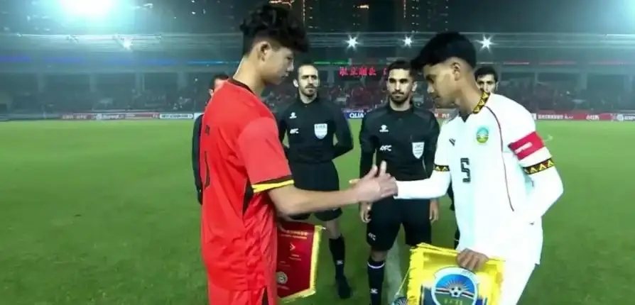 ▲ 중국 언론은 U-17 팀의 14-0 승리는 단순한 대승이 아니라 미래 중국 축구를 향한 자신감 회복이라는 자평이다. 이번 14-0 승리로 중국 축구의 미래가 새롭게 시작할지 모른다고 벌써 흥분하고 있다. ⓒ 소후닷컴
