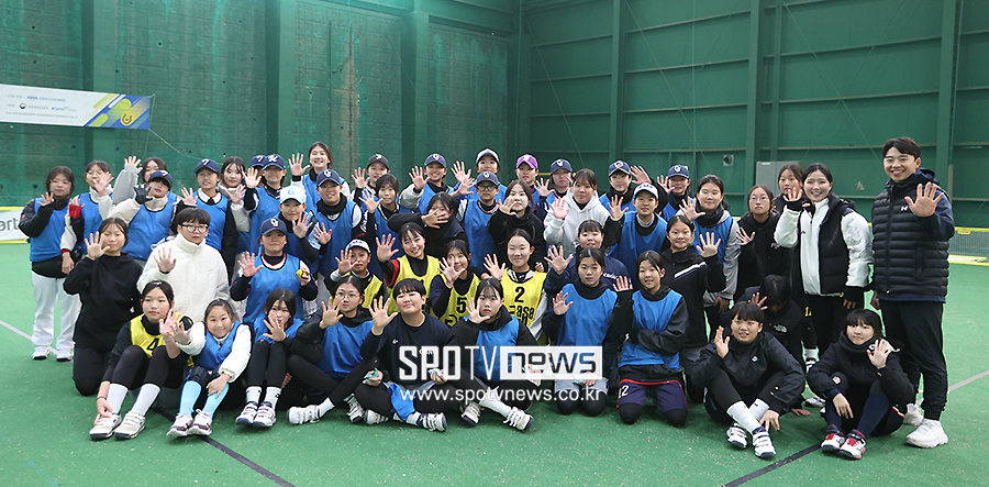[취재파일] 프로야구 관중 1,000만 시대…KBSA "여자 야구 활성화, 지금이 골든타임"
