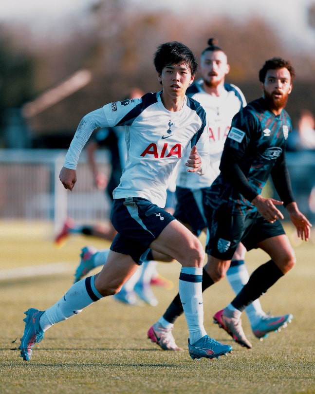 일본 축구 ‘오피셜’ 공식발표…"손흥민이 한식 사줬어요" 쏘니 미담 전한 타카이, 토트넘 데뷔 성공 → 日 "곧 PL에서도 뛸 것"