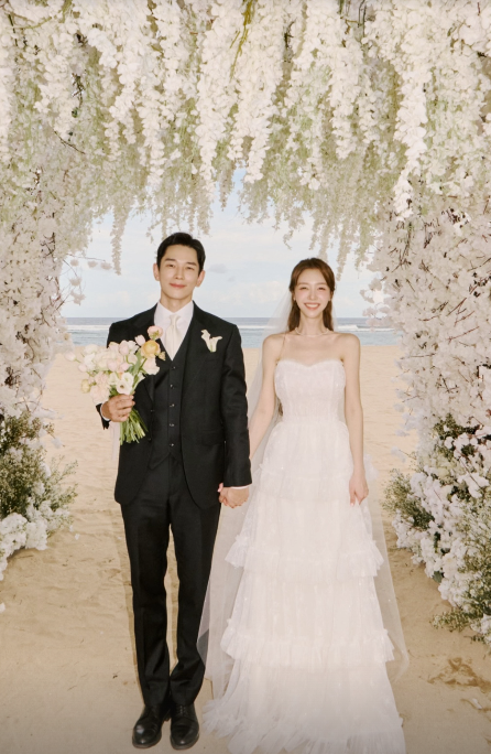 온주완♥방민아, 영화 같았던 발리 극비 결혼 사진 공개