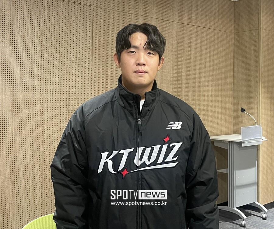 "40홈런 치고파" 제2의 안현민 꿈꾸는 KT 신형 거포…투수→수술→야수 전향→꽃 피울 차례
