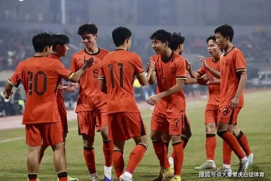 ▲ 중국 축구가 드림팀을 발견했다. 국제대회에서 5경기 전승, 42골을 뽑아내는 믿기지 않는 결과에 들떴다. 이제는 한국과 같은 조에서 맞붙고 싶다는 과도한 자신감까지 드러내고 있다. ⓒ 소후닷컴