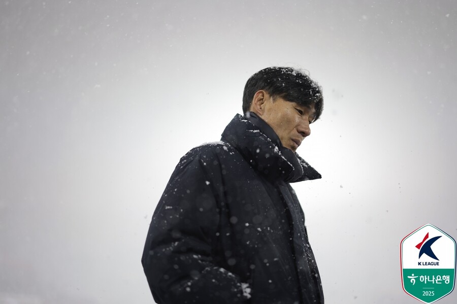 [SPO 현장] "직원들이 정말 너무너무 고마워요" 새벽까지 제설 작업해 준 이들에게 감사 전한 이영민 감독