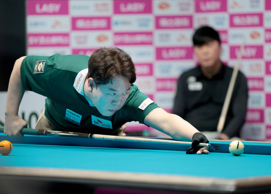 ▲ '헐크' 강동궁이 올 시즌 첫 4강행으로 부진 탈출 실마리를 움켜쥐었다. ⓒ PBA