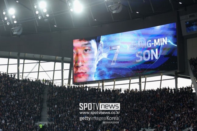 ▲ 손흥민의 귀환은 지난여름 이적 이후 처음으로 이뤄지는 공식적인 작별 무대로, 구단과 팬들에게 남겨진 큰 숙제를 해결하는 순간이기도 하다. 이 벽화는 손흥민 본인이 직접 디자인을 선택했고, 머월스 팀이 제작한다.