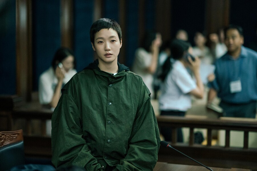 드디어 공개된 김고은 '숏컷'의 이유…서늘함까지 연기해낸 '자백의 대가'