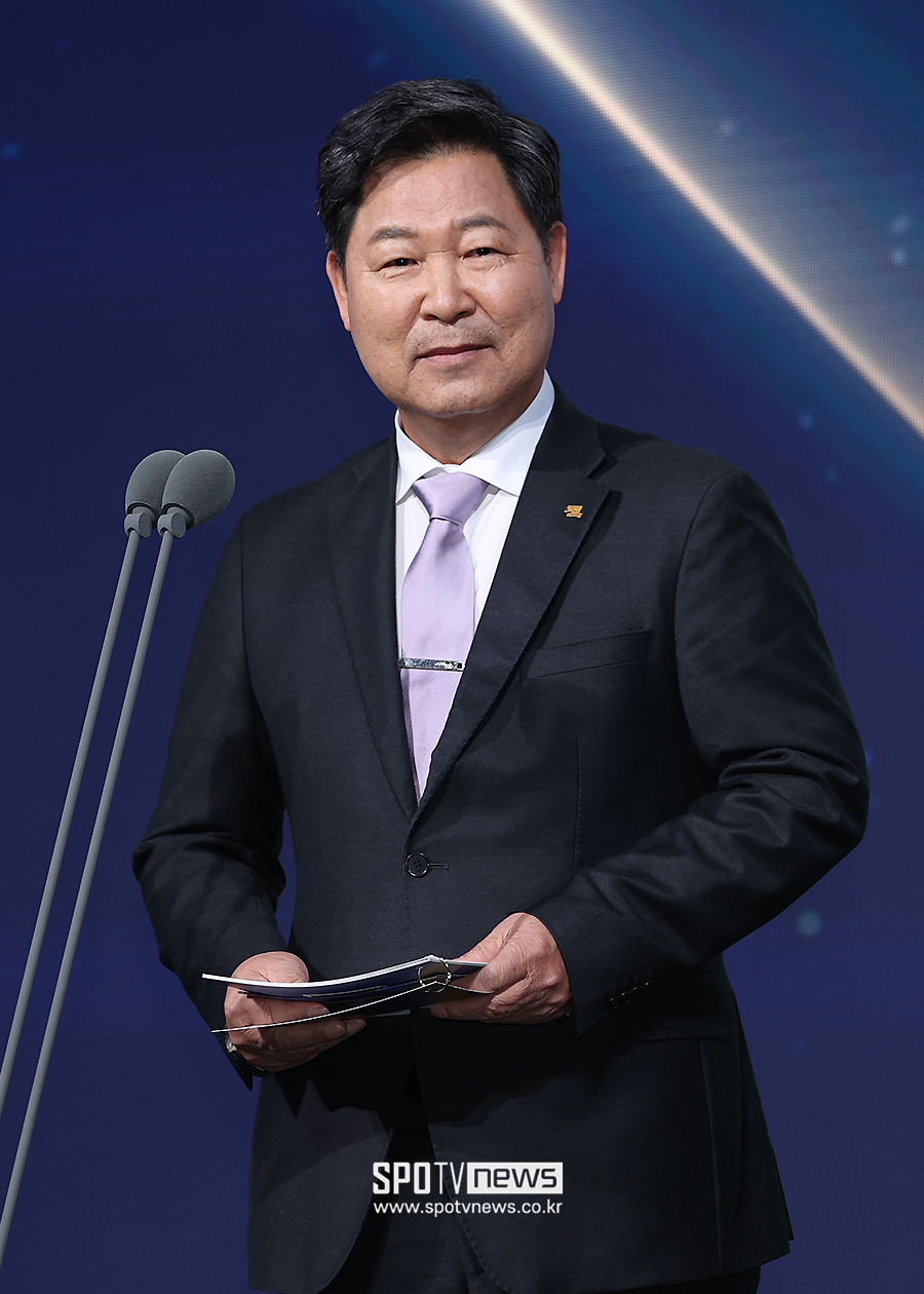 [포토S] 골든글러브 시상자로 나선 이만수 감독