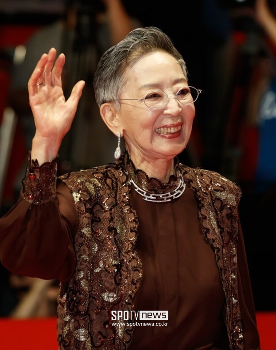 [속보]'동양의 엘리자베스 테일러' 김지미, 美서 별세…향년 85세