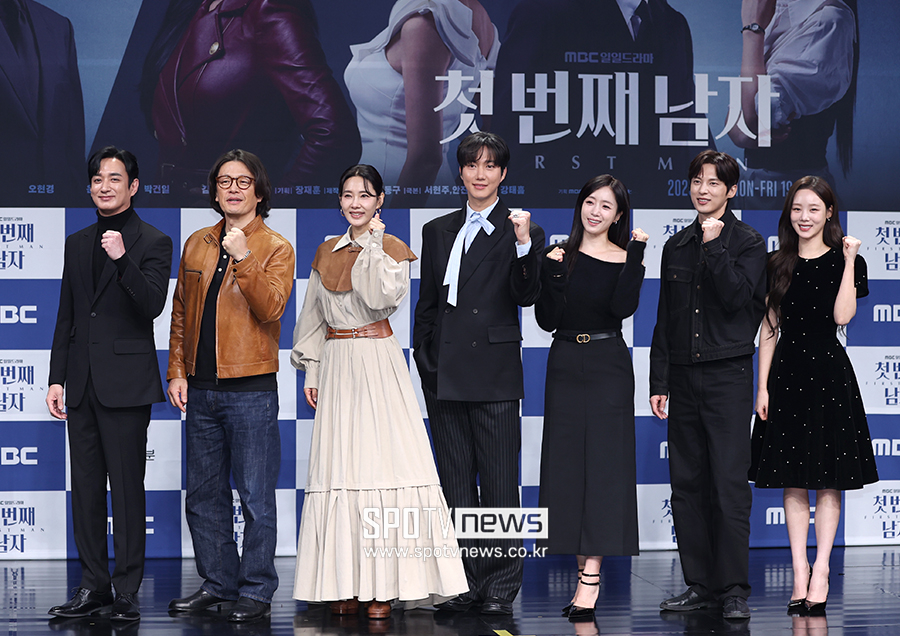 [포토S] '첫 번째 남자 파이팅!'
