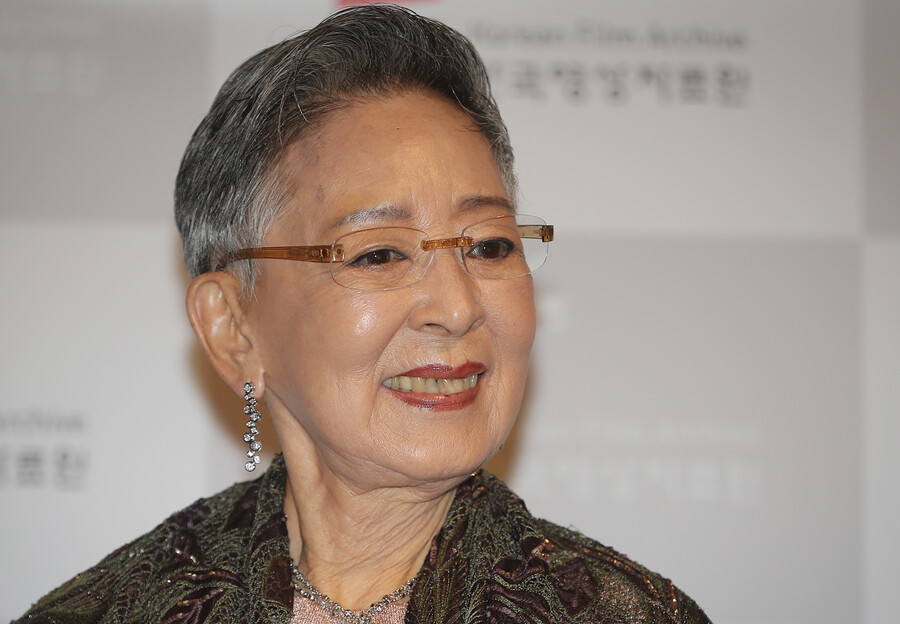 김지미, 7일 美 LA에서 별세 "화장 마쳐…사인은 저혈압 쇼크"