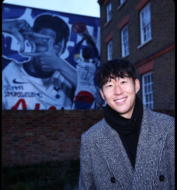 눈물 또 눈물! 손흥민 한 마디에 토트넘 팬들 '울컥'..."난 영원히 토트넘" 이보다 완벽할 수 없었던 고별식