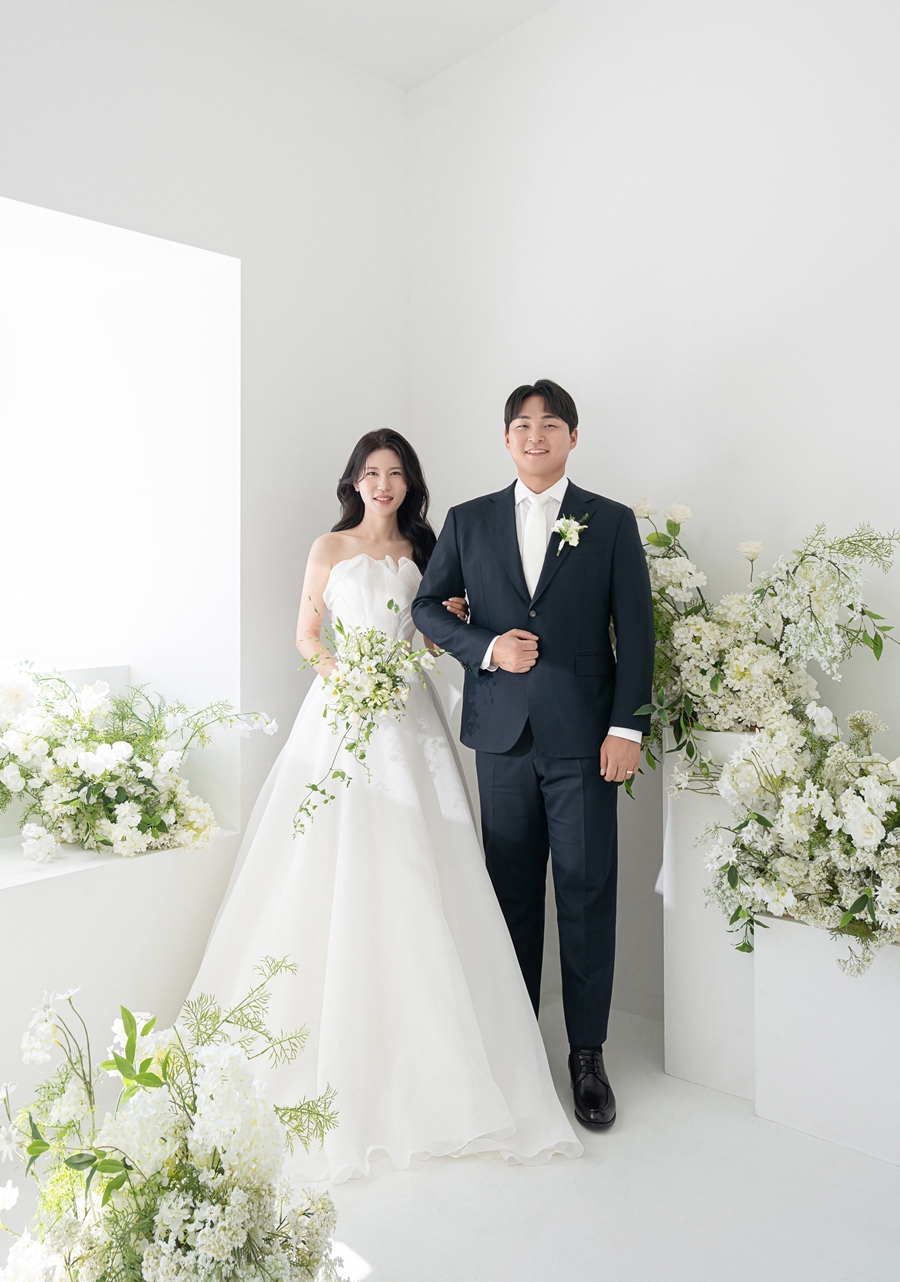 [결혼] 키움 투수 양지율, 사격코치 출신 아내와 13일 결혼식…홍보팀 한충희 대리도 13일 웨딩마치